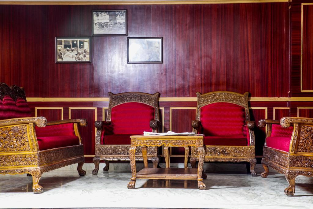 Hotel Holiday Plaza Srīnagar Zewnętrze zdjęcie