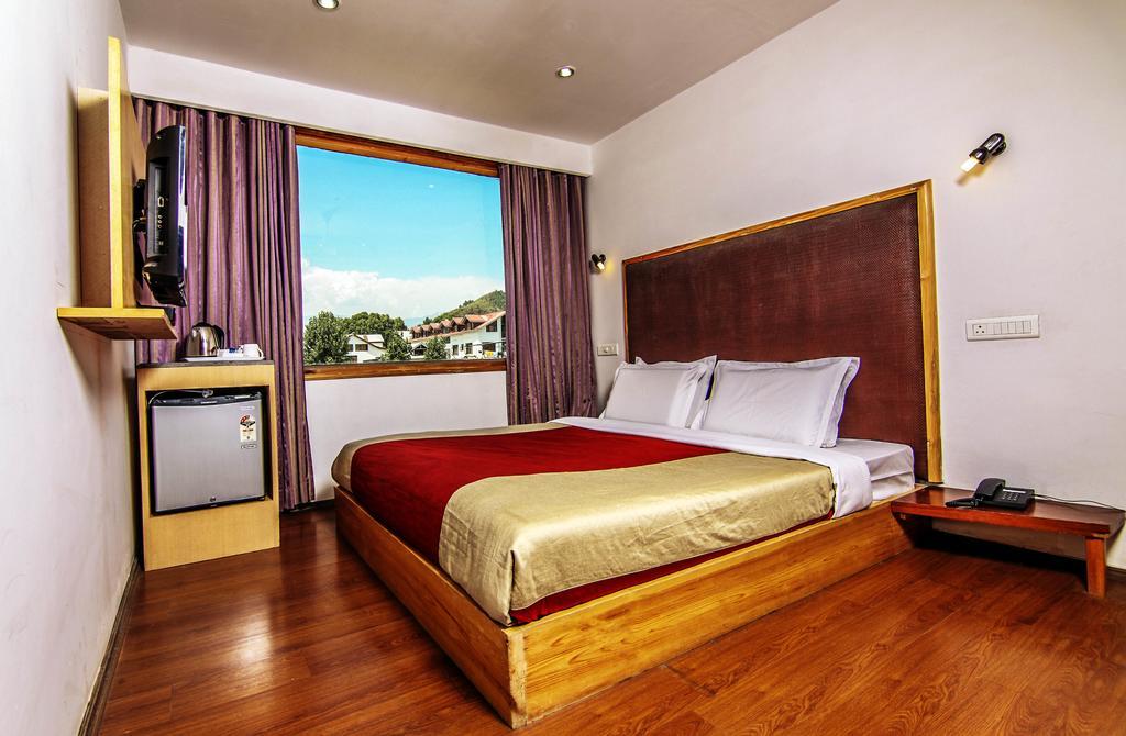 Hotel Holiday Plaza Srīnagar Zewnętrze zdjęcie
