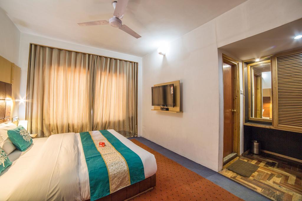 Hotel Holiday Plaza Srīnagar Zewnętrze zdjęcie