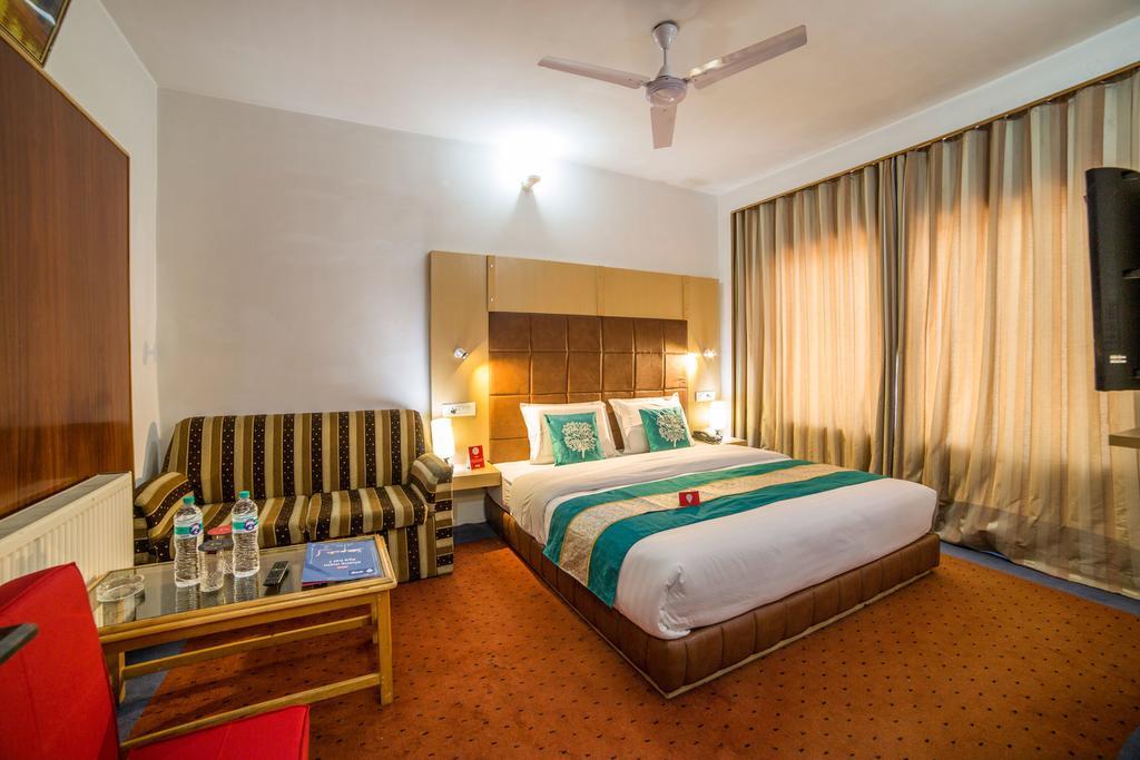 Hotel Holiday Plaza Srīnagar Zewnętrze zdjęcie